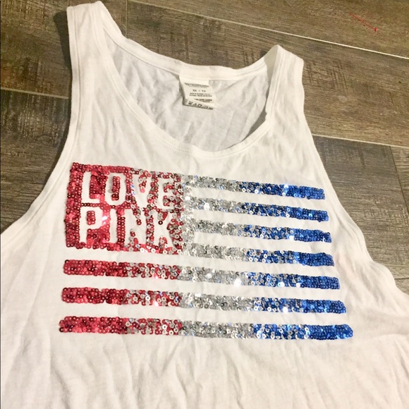 ❤️SOLD on Ⓜ️PINK Victoria’s Secret flag sequin top - Picture 6 of 8